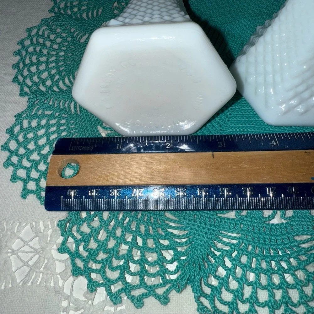 E.O. Brody vintage hobnail